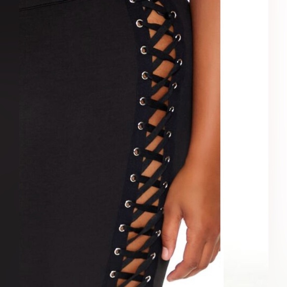 FOREVER 21+ 1X XXL Black Slinky Sexy Lace Up Leggings NWT R$40 - Picture 2 of 5